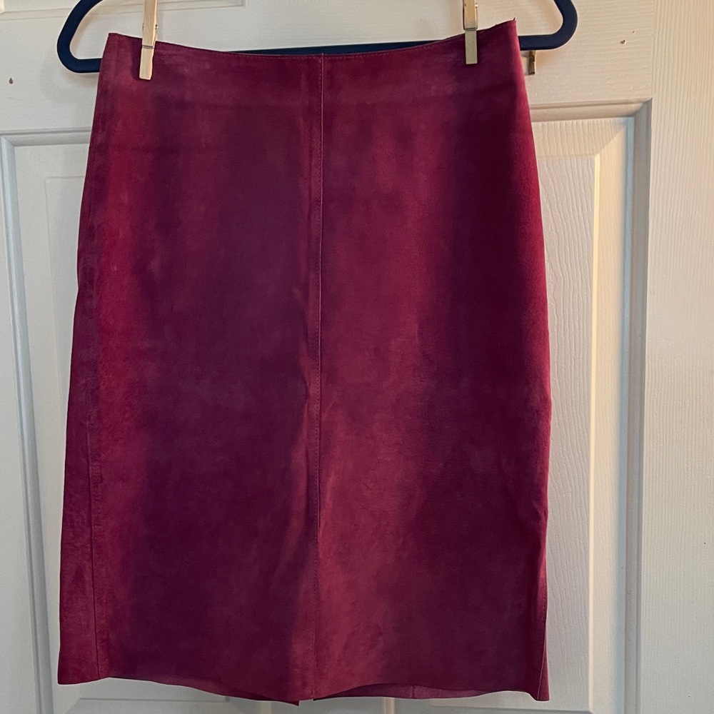 VTG BEBE FUSCHIA SUEDE SKIRT